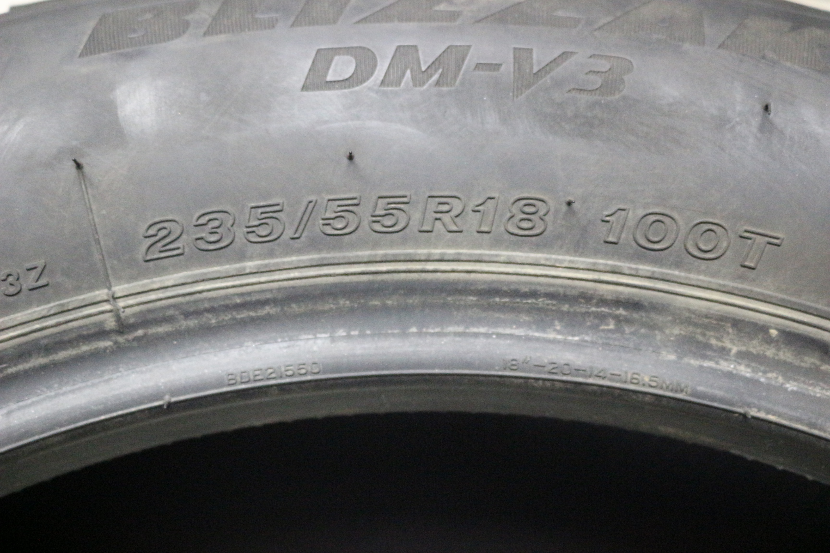 Шины б/у 235/55 R18 100T Bridgestone Blizzak DM-V3